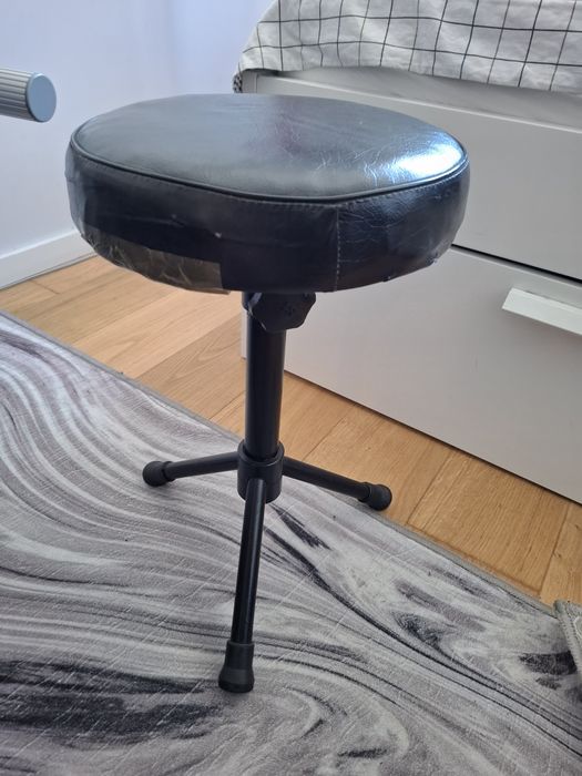 Bateria eletrónica KAT KT1 + Colunas Microtek + Banco (Pack completo de treino)