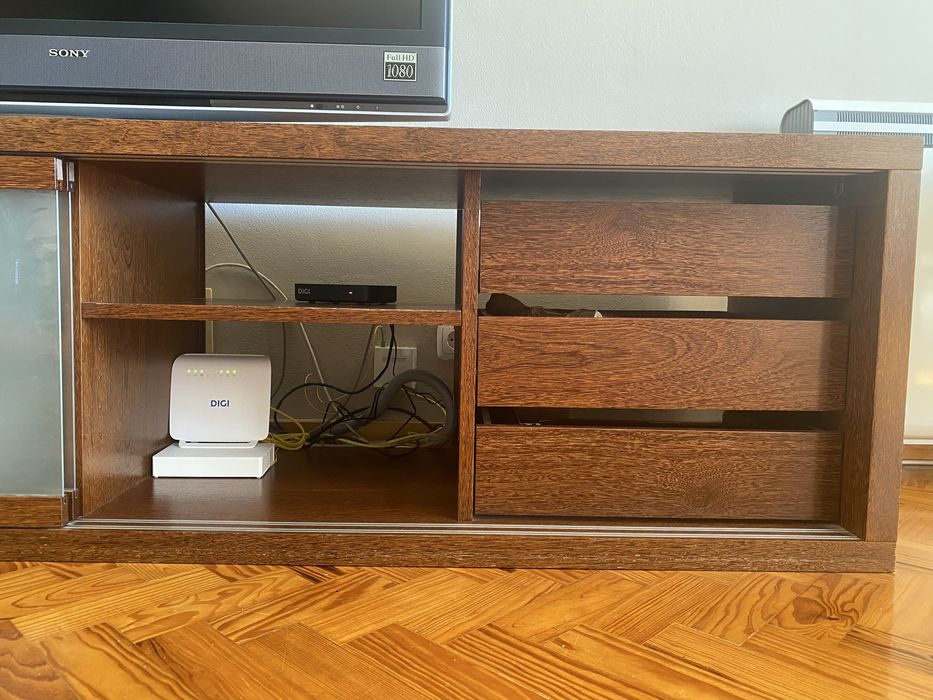Móvel de TV em sucupira maciça – feito por medida – 215 cm