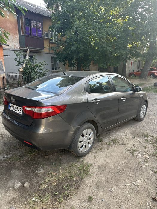 Продам Kia Rio 2012 1.6 бензин