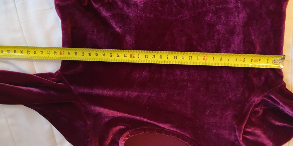 Elegancka, świąteczna sukienka 122