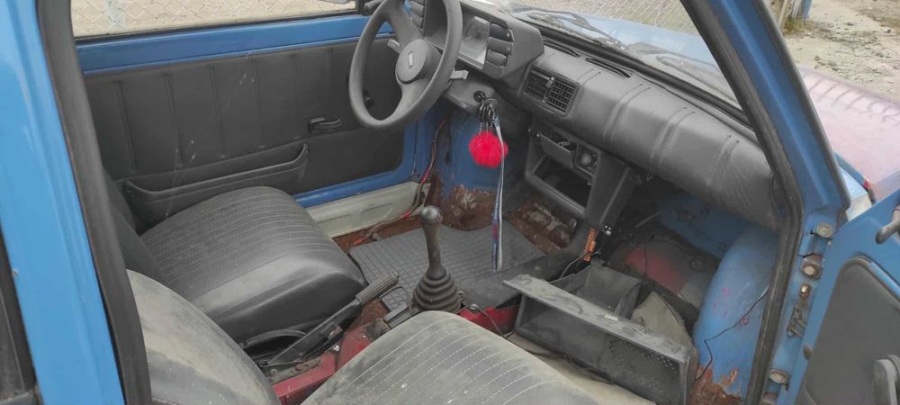 126p Maluch Samochód Na Części