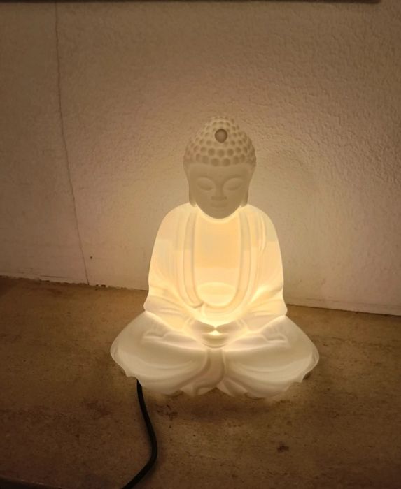 Luminária Buda iluminado