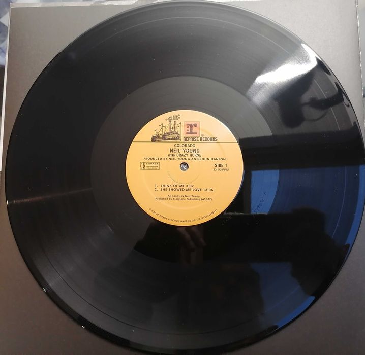 Duplo Álbum de Vinil 12 + Single de 7 de Neil Young e Crazy Horse