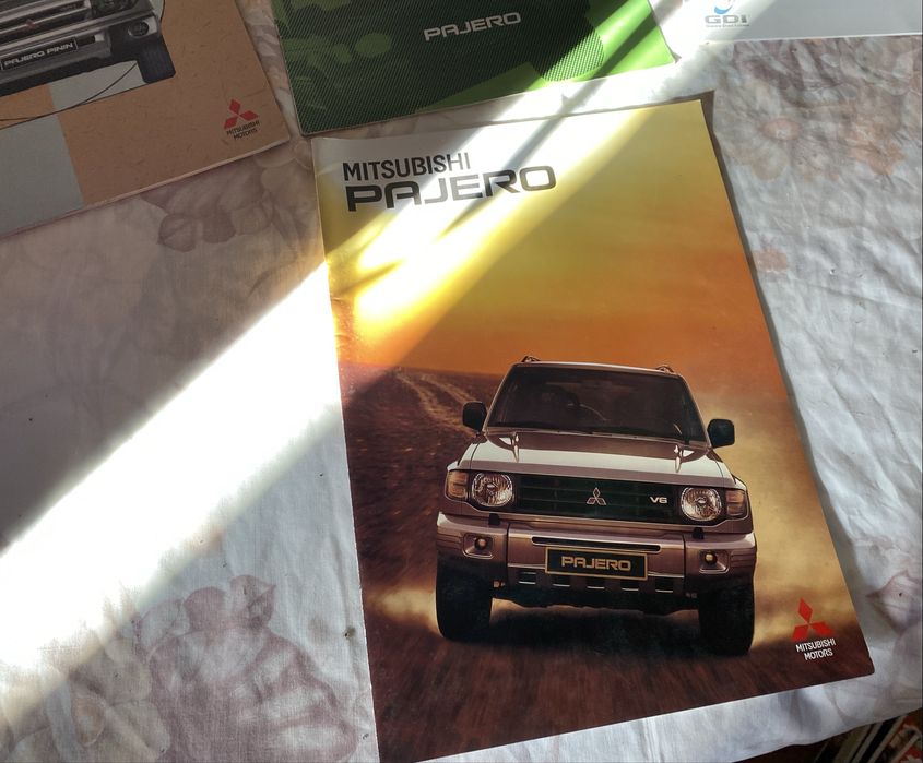 Brochuras antigas do mitsubishi Pagero