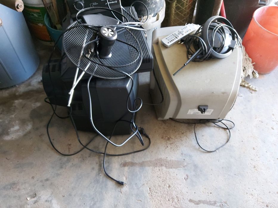 Televisões e antenas para dar
