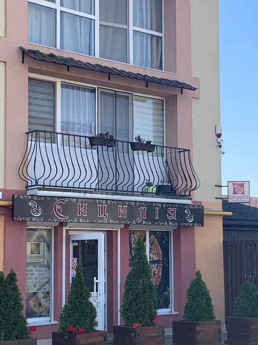 Продам котедж з бомбосховищем в Континенті, біля Львова. Без комісії.