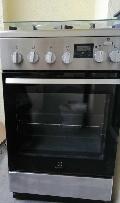 Sprzedam kuchenkę gazowo-elektryczną Electrolux