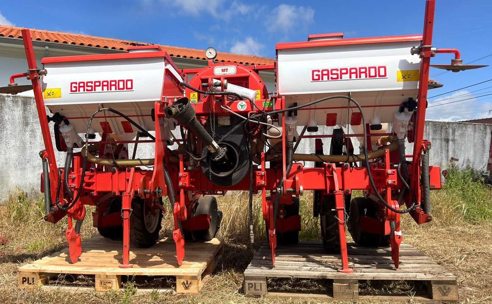 Semeador Gaspardo MT4  Pneumático c/adubador e micro - Seminovo