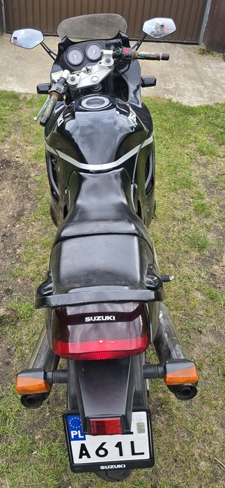 Suzuki GSX 600F .