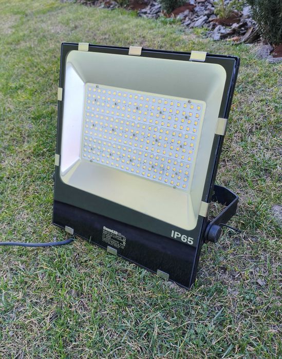 Naświetlacz halogen CommLED 200W 29000lm 4000K IP65 mocny hala boisko