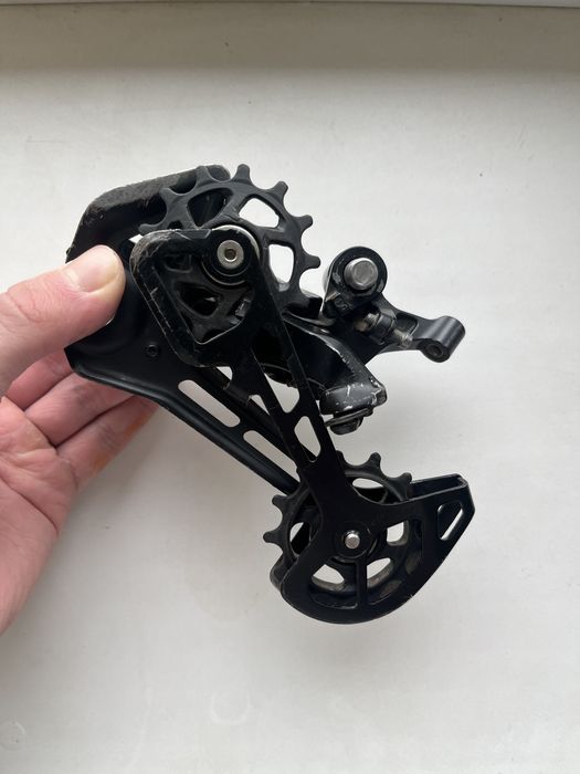 Задній перемикач і манетка Shimano Deore SL-M6100, 12 швидкостей