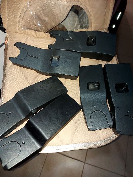 Адаптери на коляску  Carrello Adamex BAIR є вибір адаптерів і автокріс