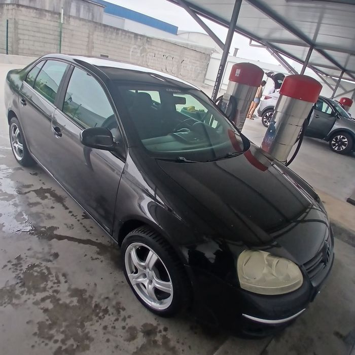 Volkswagen Jetta — fotografia 4