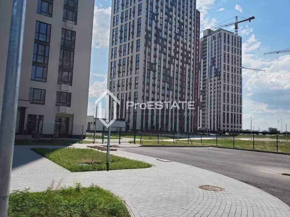 ЖК"Варшавський +" велика однокімнатна 47 м, на 6 поверсі