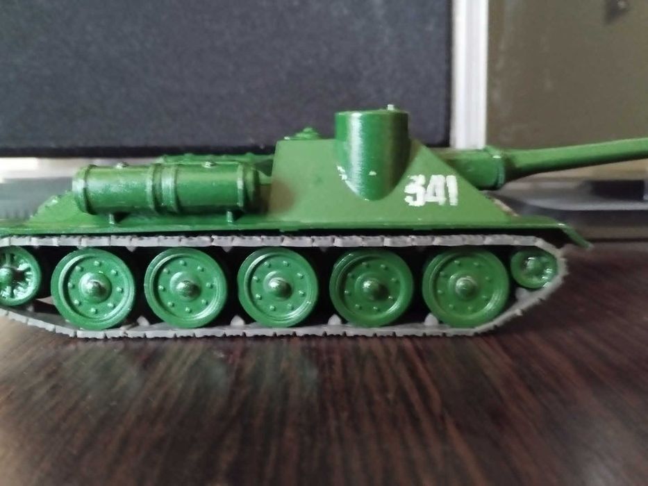 військові модели Танк СУ-100, КрАЗ 255Б1 Лапотник, ГАЗ 62 та УАЗи масштаб 1/43