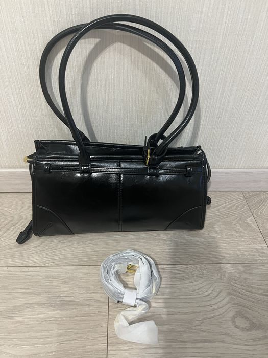 Продам сумку кожанную Prada