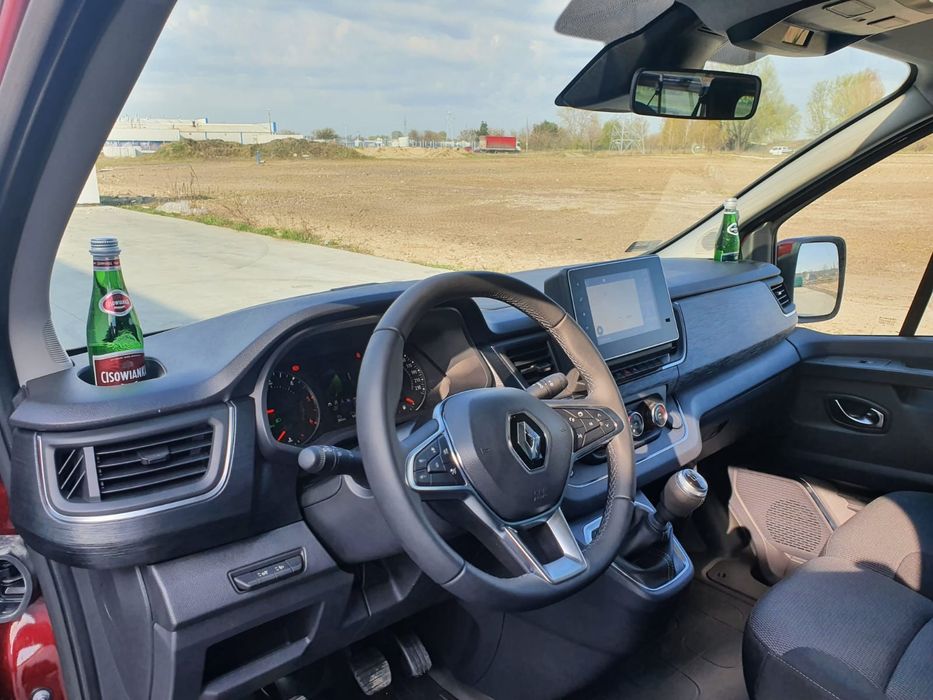 Wynajem Renault Trafic 9 osobowy 2024r. nowy model