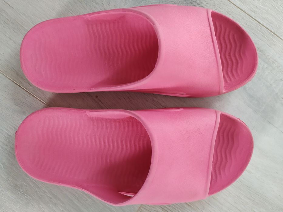 Różowe klapki rozm. 31