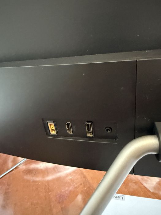 Monitor 2K 27” Lenovo