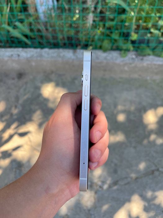 Продам IPhone 13 128 gb white
