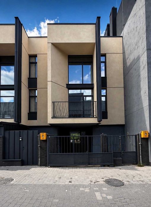 Продаж котеджу у ближньому центрі Львова по вул Липинського. БЕЗ КОМІСІЇ