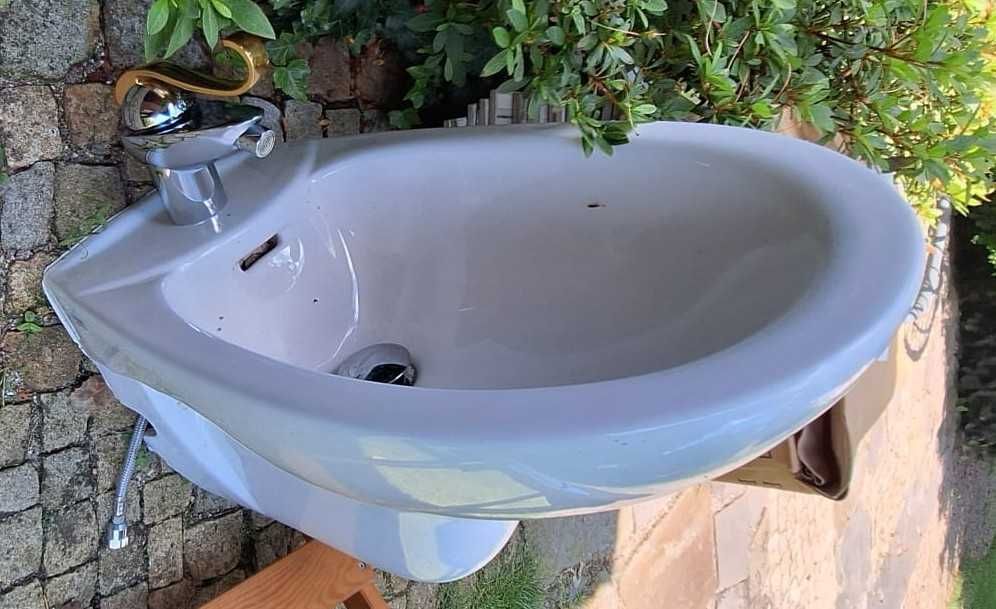 bidet Ceramag z baterią Dornbracht