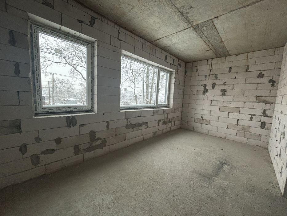 Таунхаус під єОселю з терасою на даху. Локація топ!