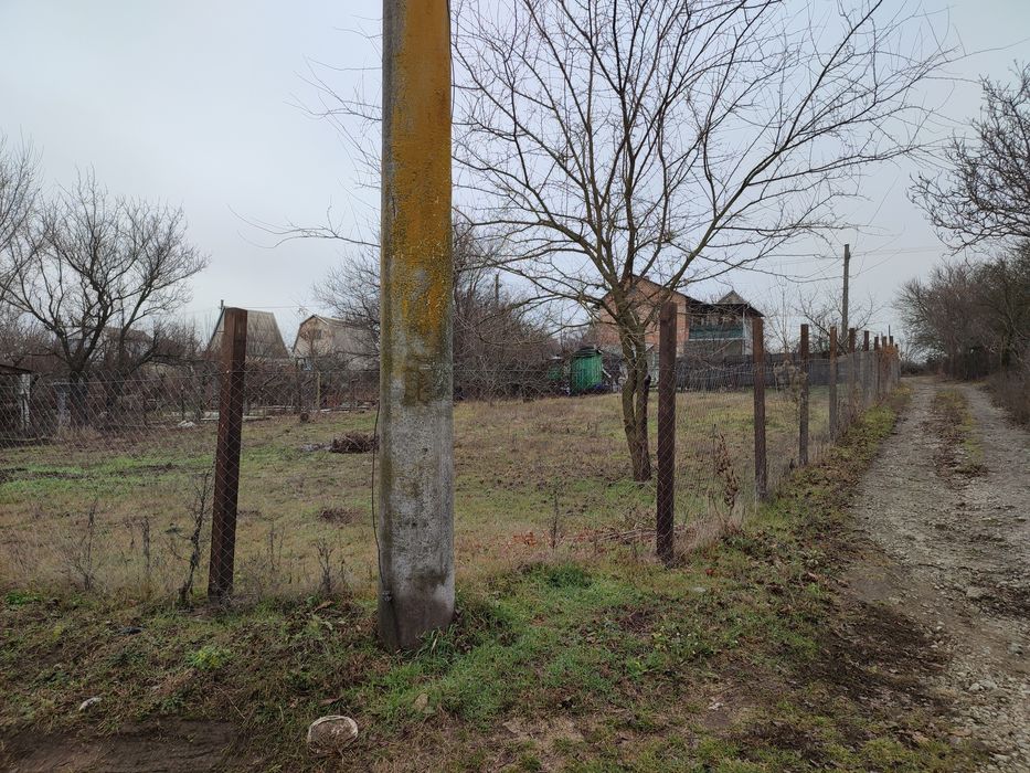 Продаю дачный участок  шесть  соток земли  за селом  ВЛАДИМИРОВСКОЕ