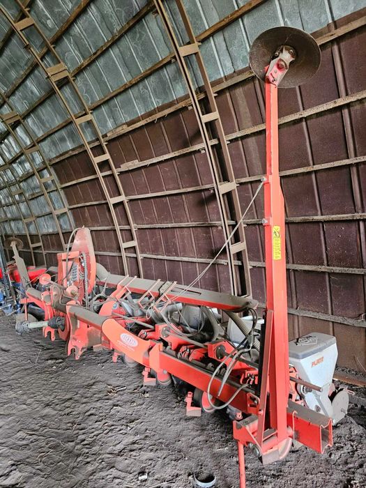 Сівалка Kuhn Planter 3M 600 8-рядкова