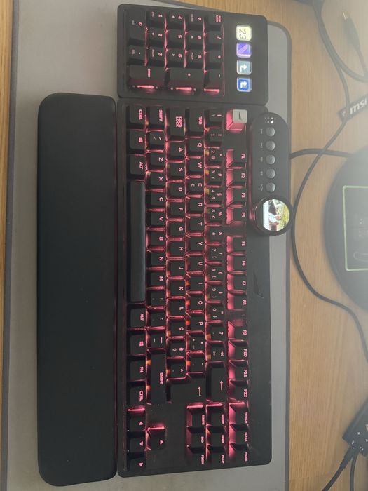 Teclado Mecânico Mountain Everest Max