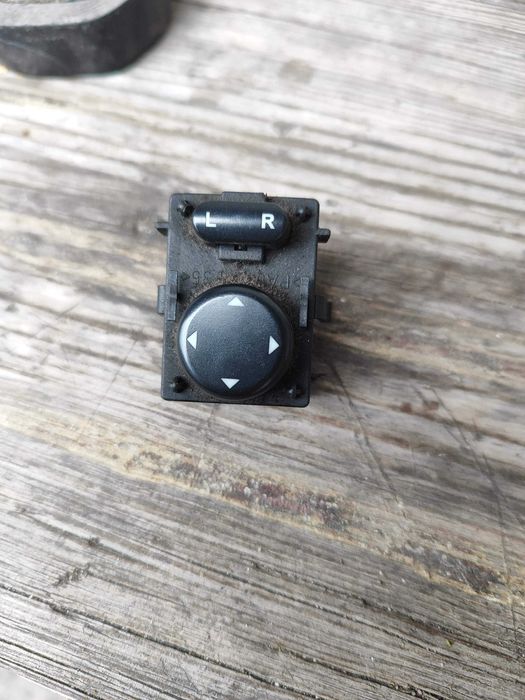 Блок управління зеркалами ВІТО 638