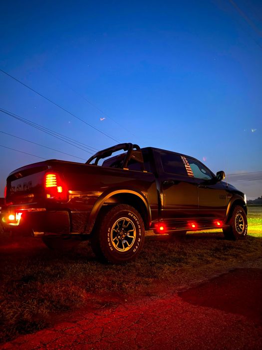 Dodge Ram Rebel 5.7 HEMI 2017R.