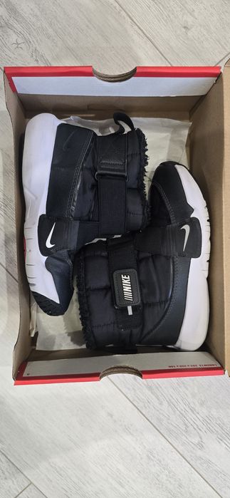 Продам сопожки Nike