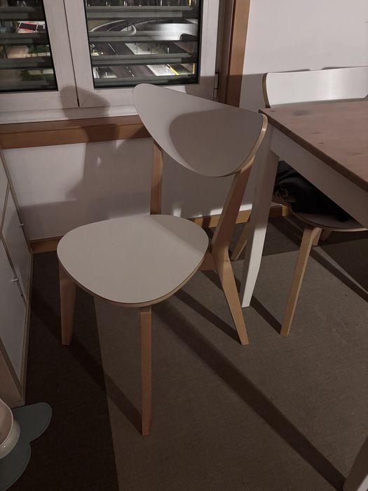 Mesa de jantar com cadeiras