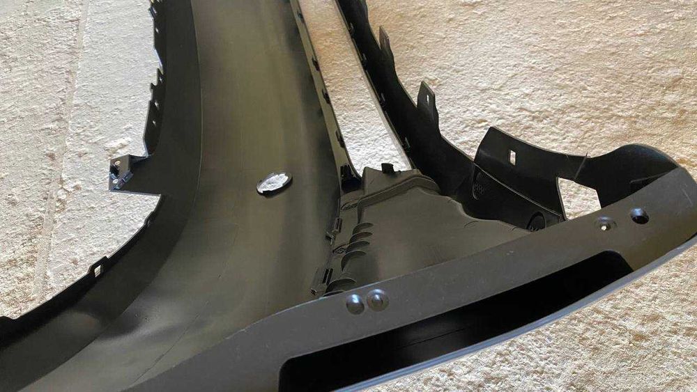 Бампер передний Tesla Model 3 2024