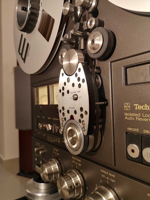 Magnetofon szpulowy Technics RS 1700 Top