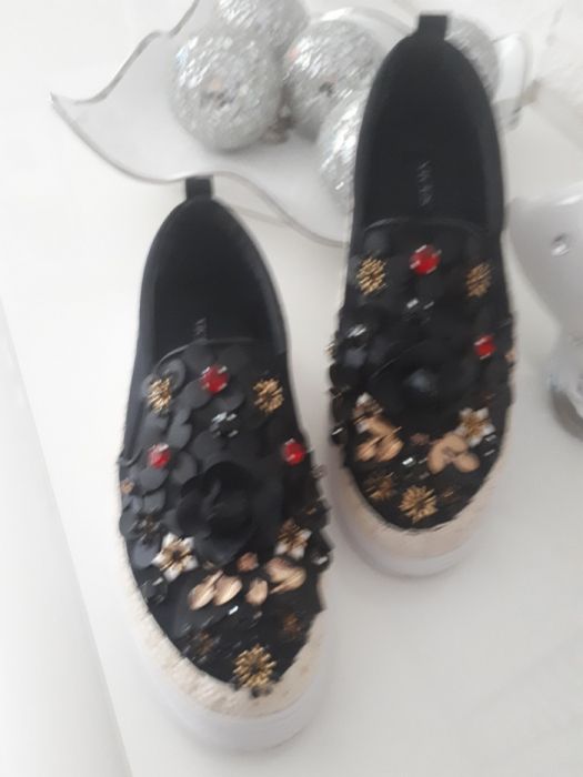 Buty czarne  kryształki