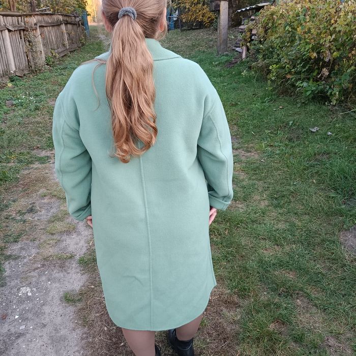 Красивое пальто мятного цвета