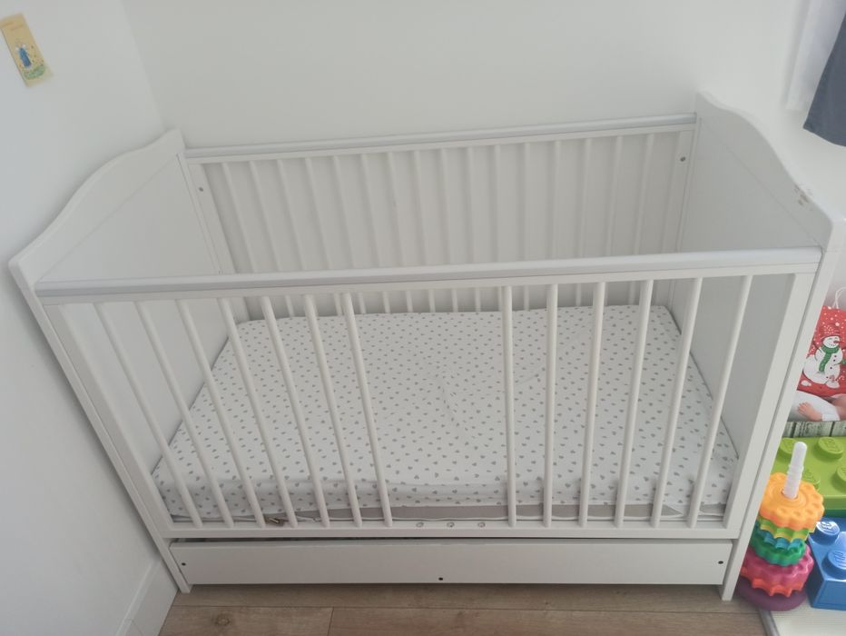 Łózeczko drewniane Klupś 120x60 z szufladą.