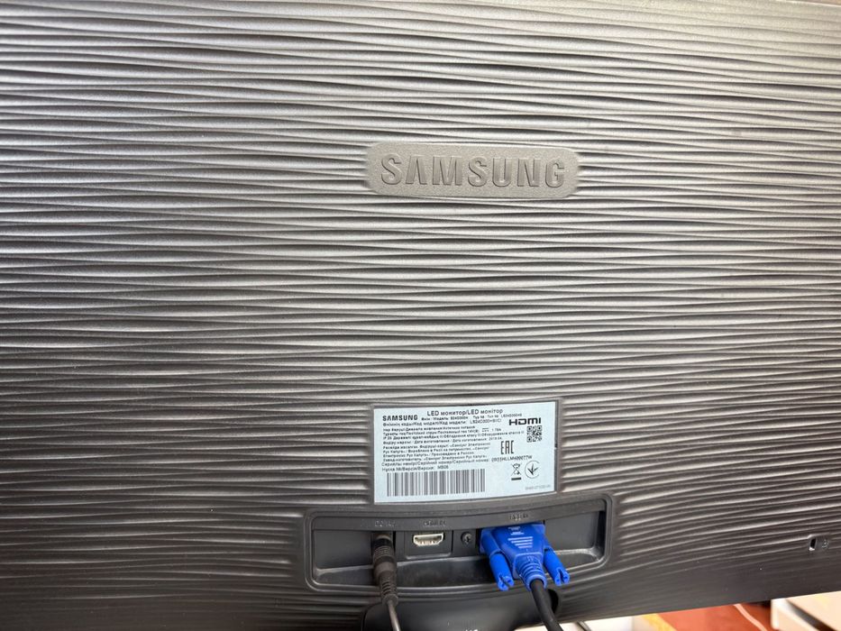 монітор Samsung S24D300H
