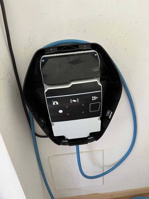 Carregador BMW i Wallbox Gen 2 – original (usado, ótimo estado)