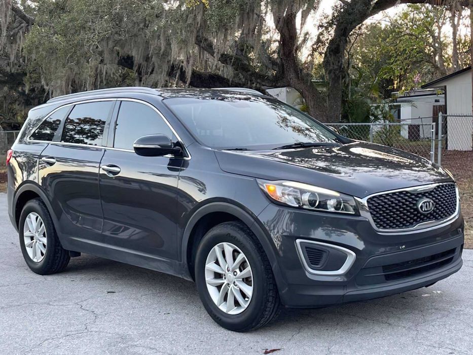 Kia Sorento LX      2018