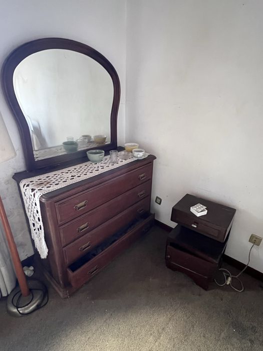 Mobilia antiga para despachar