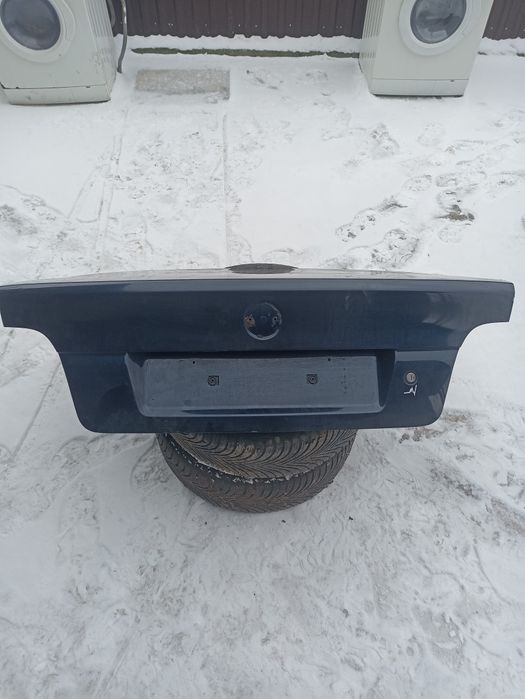 Кришка багажника BMW E39 седан