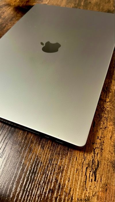 Macbook Pro 16” M1 MAX • 64GB RAM / 1TB SSD • Estado Impecável