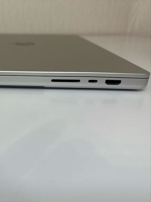 MacBook Pro 16ʼʼ Silver M1 Pro 2021