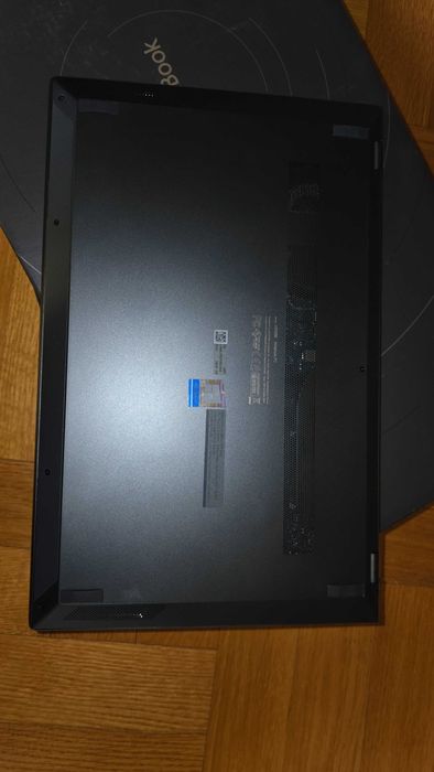 ASUS ZenBook 14 UX425EA-BM114T 14'' Intel Core i7 16GB RAM 512GB SSD