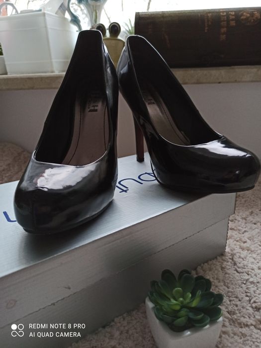 Buty czarne na wysokim obcasie