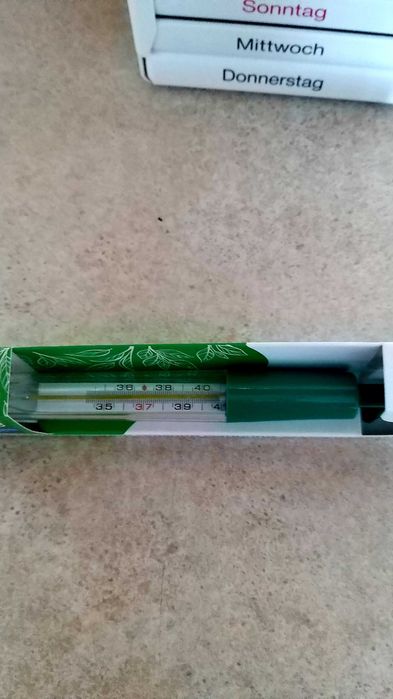Градусник медицинский с Таблетницей на неделю/ каждый день