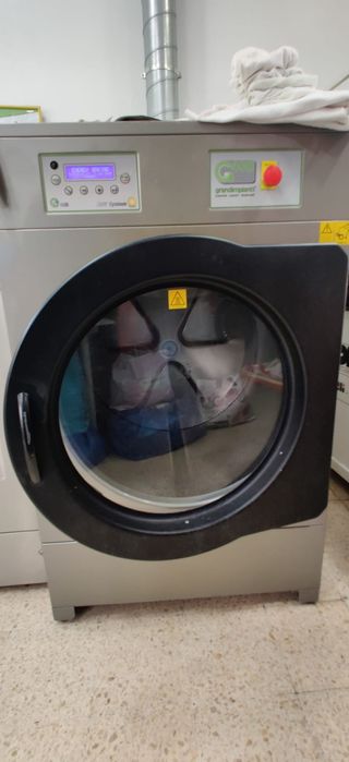 Cede se lavandaria em Odivelas